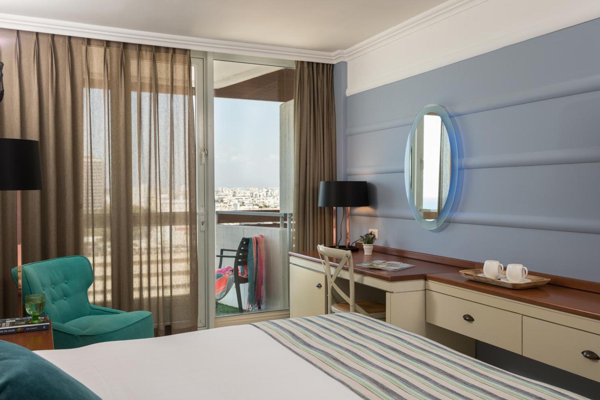 Club Room with Sea View,1681723677:JPEG